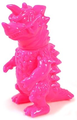 Mini Drazoran - Unpainted Pink figure by Mark Nagata, produced by Max Toy Co.. Front view.