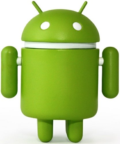 Android figure by Andrew Bell, produced by Dyzplastic. Front view.