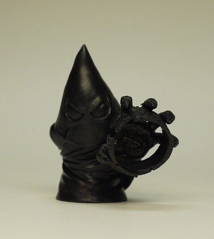 Universal Gravitation - Black figure by Junnosuke Abe, produced by Restore. Front view.