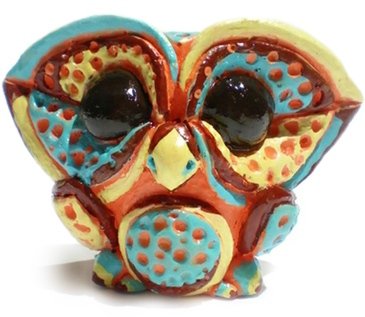 Oopsy Owl - Retro Cream figure by Kathleen Voigt. Front view.