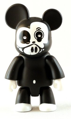 Graff Head figure by Nyc Lase, produced by Toy2R. Front view.