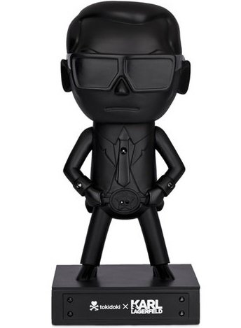 Mini Karl Lagerfeld - Mr Black – Edition St Germain, Tokidoki x Karl Lagerfeld figure by Simone Legno (Tokidoki), produced by Tokidoki. Front view.