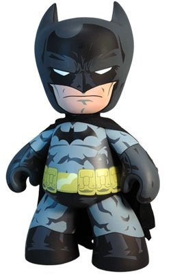 Mez-Itz Mega Scale Batman - Black/Grey figure by Dc Comics, produced by Mezco Toyz. Front view.