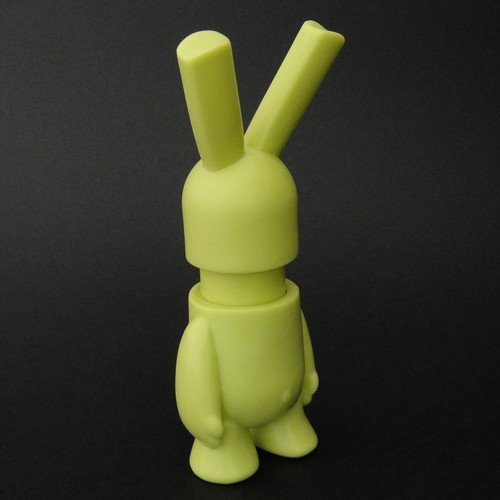 Wabba - DIY Green figure by Bugs And Plush, produced by Bugs And Plush. Front view.
