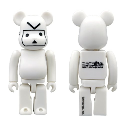 Smiling TV Chan Be@rbrick 100% figure, produced by Medicom Toy. Front view.
