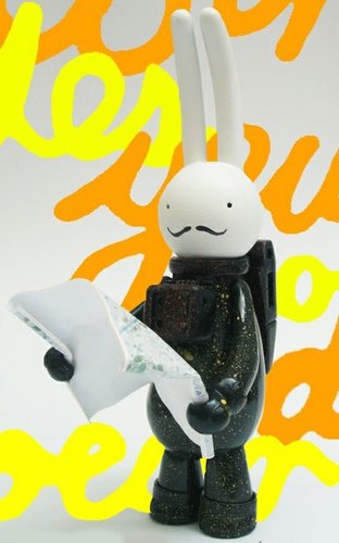 Petit Astrolapin in Paris (Artoyz exclusive) figure by Mr. Clement. Front view.