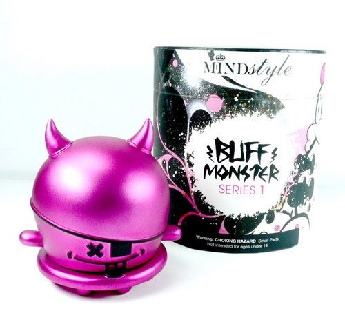 Buff Monster Metallic Xmas figure by Buff Monster, produced by Mindstyle. Front view.