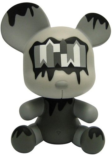 Wood BabyQee figure by Wood, produced by Toy2R. Front view.