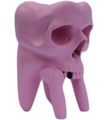 Tooth Decay figure by Creo Design, produced by Creo Design. Front view.