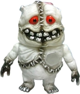Millennial Monsters Cadaver Kid figure by Datadub, produced by Splurrt. Front view.