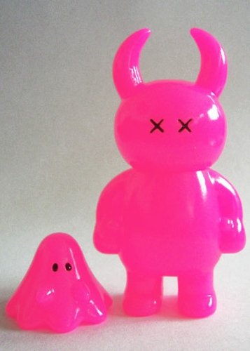 Uamou & Boo - Ouch - Fluoro Pink figure by Ayako Takagi, produced by Uamou. Front view.