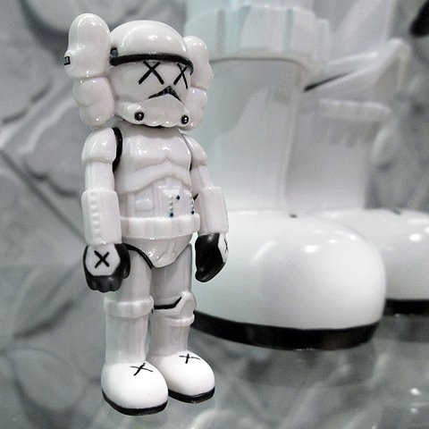 Stormtrooper Companion Mini figure by Kaws, produced by Medicom Toy. Front view.