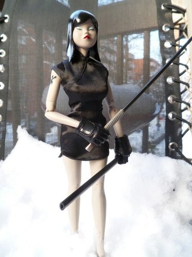 2011 Chinese New Year Tomorrow Queen figure by Ashley Wood, produced by Threea. Front view.