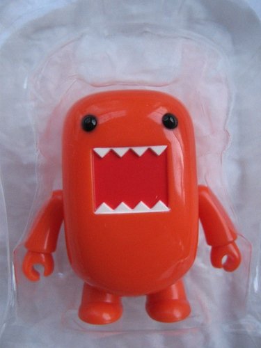 Orange Domo Qee - Target Exclusive figure by Dark Horse Comics, produced by Toy2R. Front view.