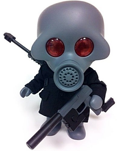 GERM S001 figure by Ferg, produced by Playge. Front view.