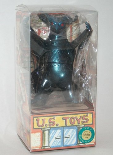 Gieron figure, produced by Us Toys. Front view.