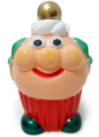 Xmas Cuppy figure by Aya Takeuchi, produced by Refreshment. Front view.