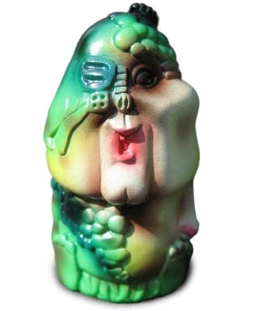 Mini Chaos figure by Atom A. Amaresura, produced by Realxhead. Front view.