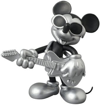 Black & Silver Mickey Mouse - Grunge Rock Ver. UDF Special No. 163 figure by Disney X Roen, produced by Medicom Toy. Front view.