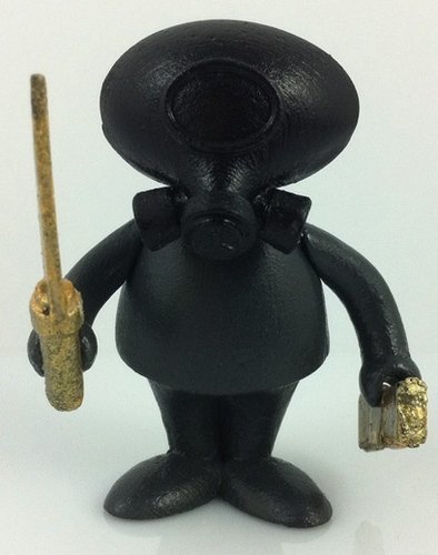 Little Bastard figure by Eric Nichols, produced by We Are Objects. Front view.