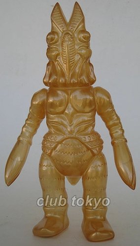 Baltan Seijin 2 Clear Gold figure by Yuji Nishimura, produced by M1Go. Front view.