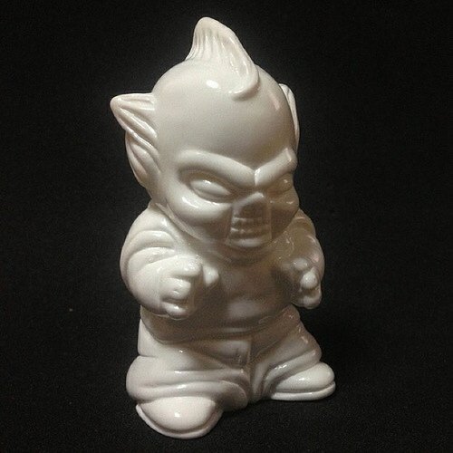 Uncle Biter, Solid (as a rock) figure by Paul Kaiju, produced by Fig-Lab. Front view.