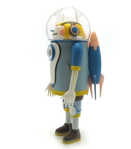 Sentry Robot figure by Matias Vigliano, produced by Kaching Brands. Front view.