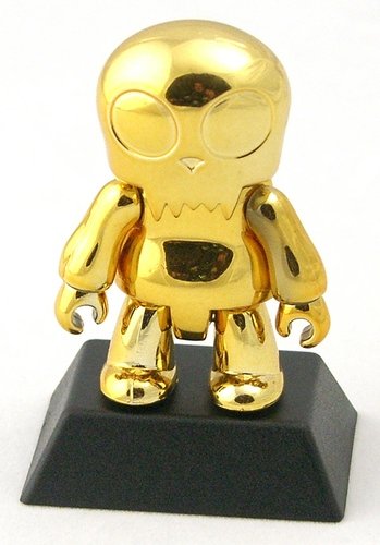 Gold Toyer figure, produced by Toy2R. Front view.
