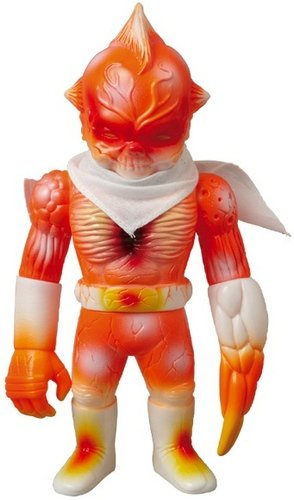 Biterman バイターマン figure by Paul Kaiju, produced by Realxhead. Front view.