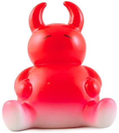 Red Fade Manpuku figure by Ayako Takagi, produced by Uamou. Front view.