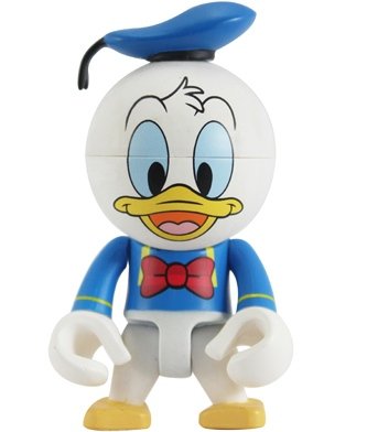 Donald Duck figure by Disney, produced by Play Imaginative. Front view.