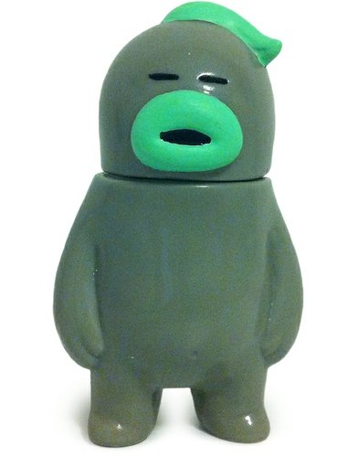 Are figure by Hariken, produced by Mad Panda Factory. Front view.