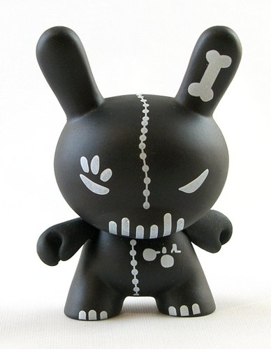 Bootleg Dunny Black figure, produced by Bootleg. Front view.
