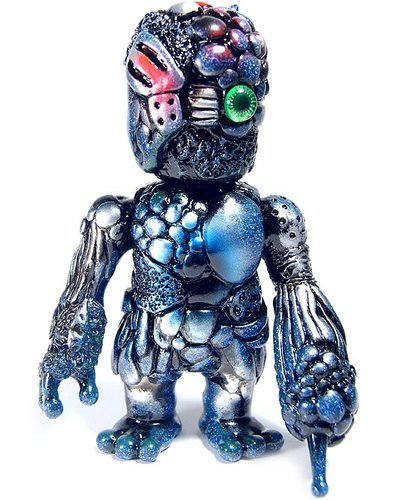 Mutant Chaos figure by Mori Katsura, produced by Realxhead. Front view.