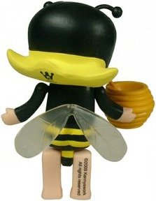 Little Bee Molly figure by Kenny Wong, produced by Kennyswork. Back view.