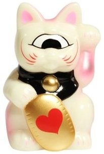 Mini Fortune Cat - GID w/ Heart figure by Mori Katsura, produced by Realxhead. Front view.