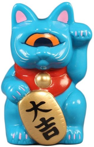 Mini Fortune Cat - Blue w/ Orange Eye figure by Mori Katsura, produced by Realxhead. Front view.