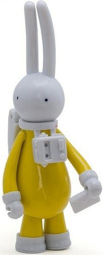 Petit Astro Lapin - Yellow figure by Mr. Clement. Front view.