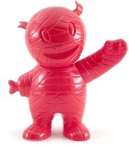 Dust Brain Mummy Boy - Opaque Red, Unpainted figure by Brian Flynn, produced by Super7. Front view.