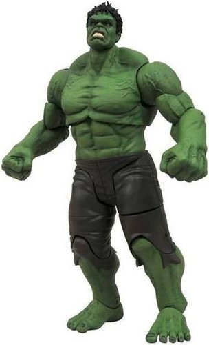 Hulk figure by Gentle Giant, produced by Diamond Select. Front view.