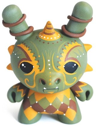 Oni figure by Lunabee. Front view.