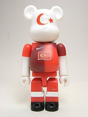 Joga Bonito Be@rbrick - Turkey  figure by Nike, produced by Medicom Toy. Front view.