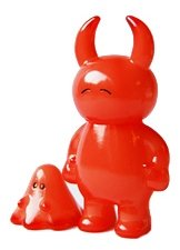 Uamou & Boo - Happy (Red) figure by Ayako Takagi. Front view.