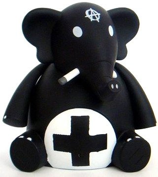 Bomb Jr - Anarchy figure by Frank Kozik, produced by Toy2R. Front view.