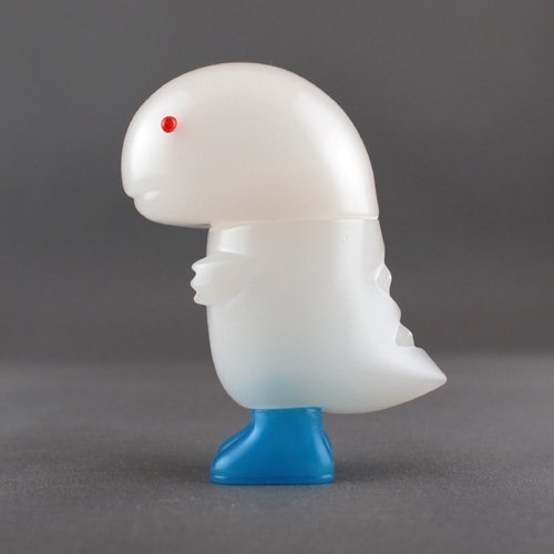 Amedas - Albino, Milky Clear w/ Blue Boots  figure by Chima Group, produced by Chima Group. Front view.