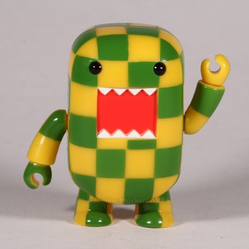 Green & Yellow Checkerboard Domo Qee figure by Dark Horse Comics, produced by Toy2R. Front view.