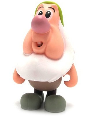 Bashful figure by Disney, produced by Mindstyle. Front view.