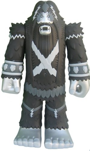 The Forest Warlord - Black & Silver  figure by Bigfoot One, produced by Kuso Vinyl. Front view.