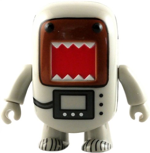 Spaceman Domo Qee figure by Dark Horse Comics, produced by Toy2R. Front view.