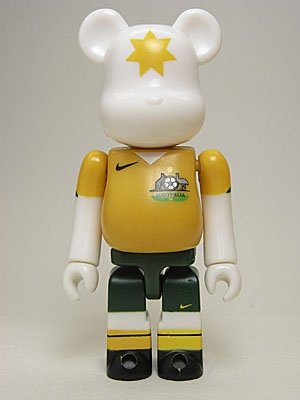 Joga Bonito Be@rbrick - Australia figure by Nike, produced by Medicom Toy. Front view.